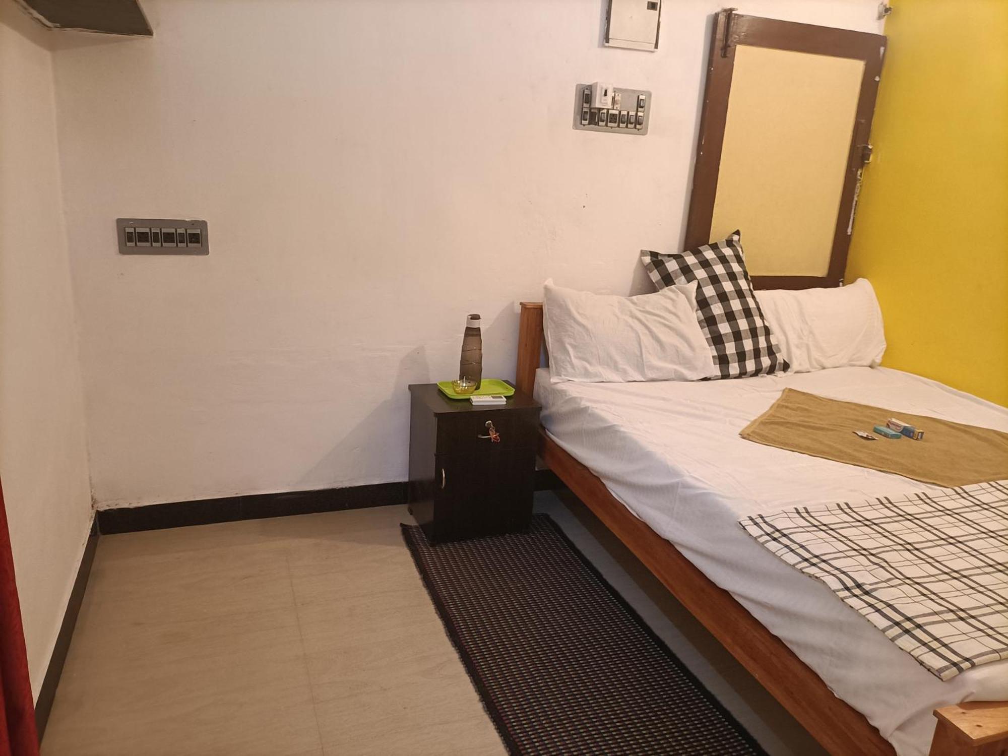 Nks Homestay ปอนดิเชอรี ภายนอก รูปภาพ