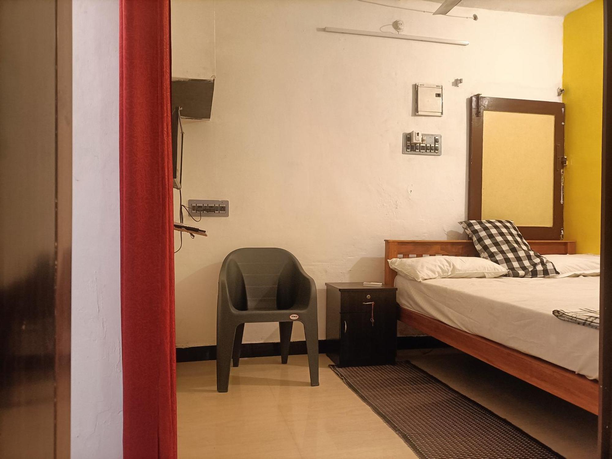 Nks Homestay ปอนดิเชอรี ภายนอก รูปภาพ